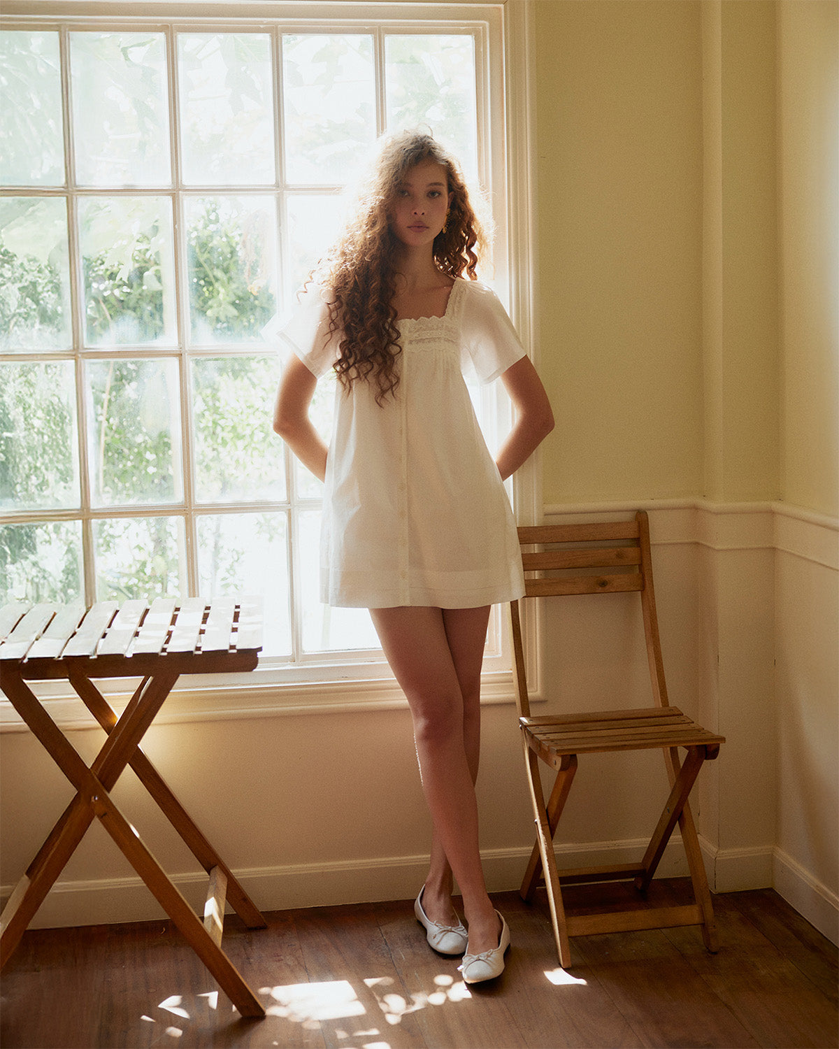 GIRL NEXT DOOR